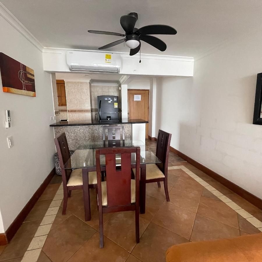 Familiar. Apartment *